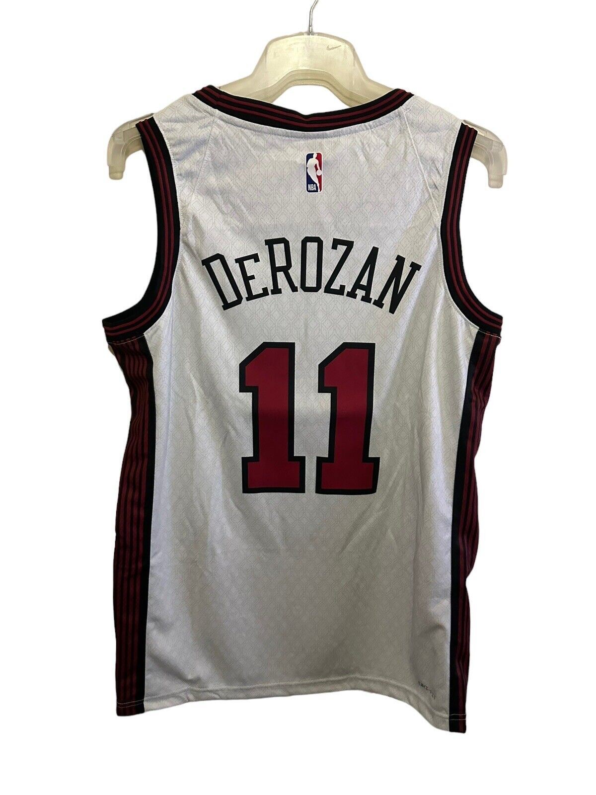 Nike NBA Chicago Bulls City Edition Jersey DEROZAN Mens Large