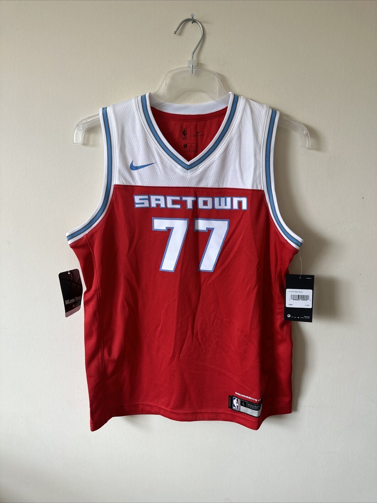 Nike NBA Sacramento Kings Swingman Jersey SCHRODER 77 Youth 12-13 Years