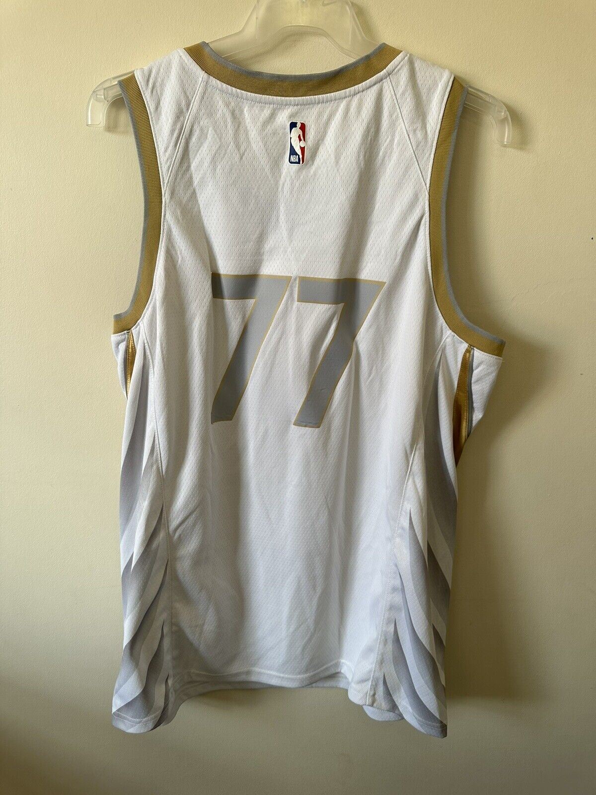 Nike NBA Dallas Mavericks Swingman Edition Jersey #77 Men’s XL