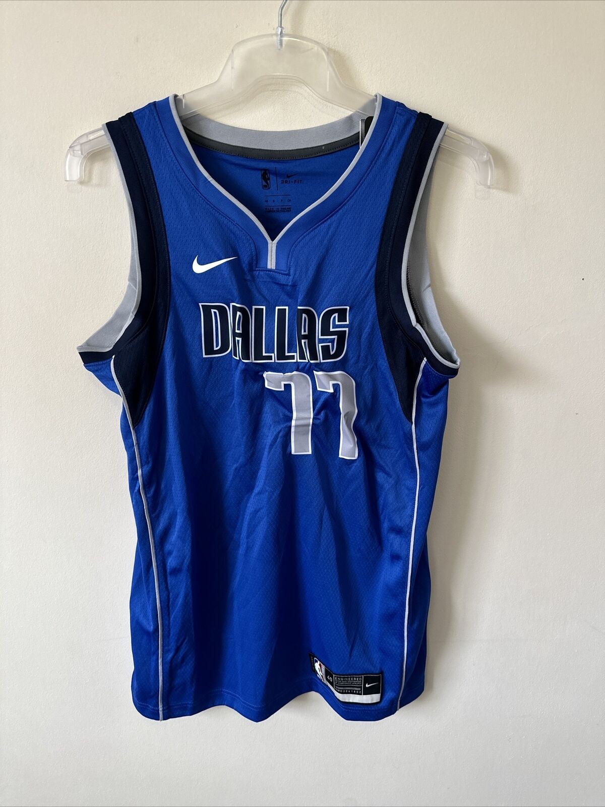 Nike NBA Dallas Mavericks Swingman Edition Jersey DONCIC Men’s Small
