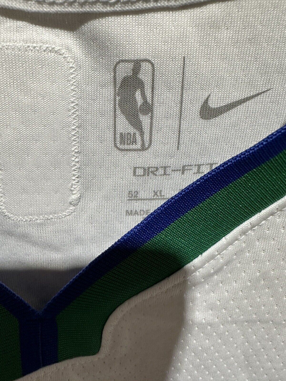 Nike NBA Dallas Mavericks 75th City Edition Jersey DONCIC 77 Mens XL *DF*
